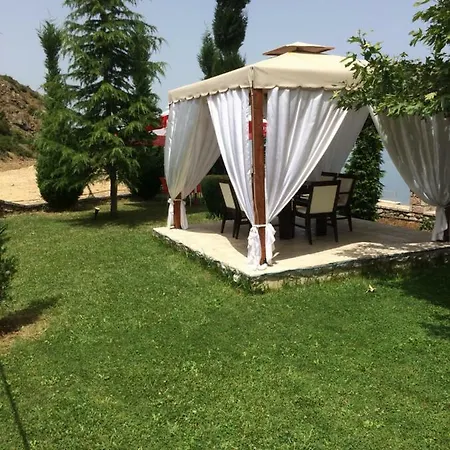 Lake Park Restaurant Pogradaş