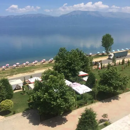 Lake Park Restaurant *