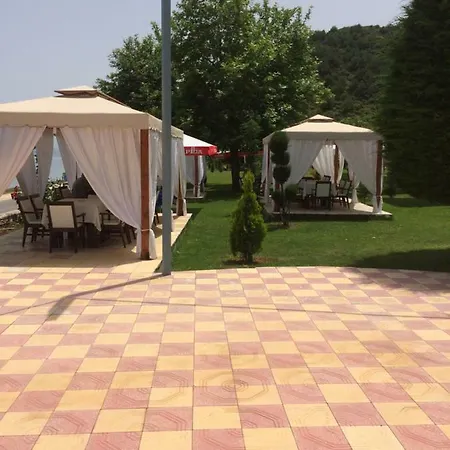 Lake Park Restaurant Pogradaş