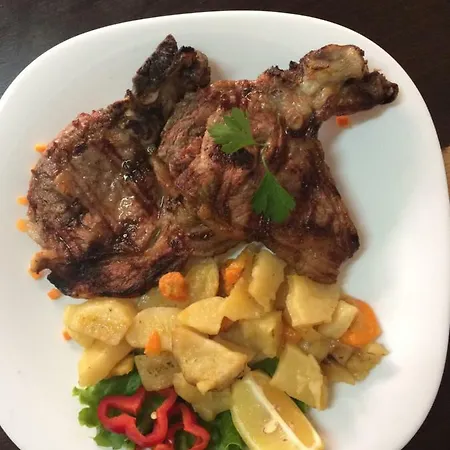 Otel Lake Park Restaurant Pogradaş
